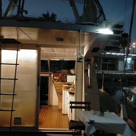 Hotel Barco Lucky Sant Adria de Besos Exterior foto